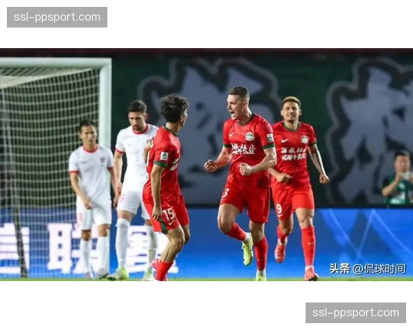 河南队1-1战平武汉三镇,双方各取一分保持积分榜中游位置 河南队1-1战平武汉三镇,双方各取一分保持积分榜中游位置